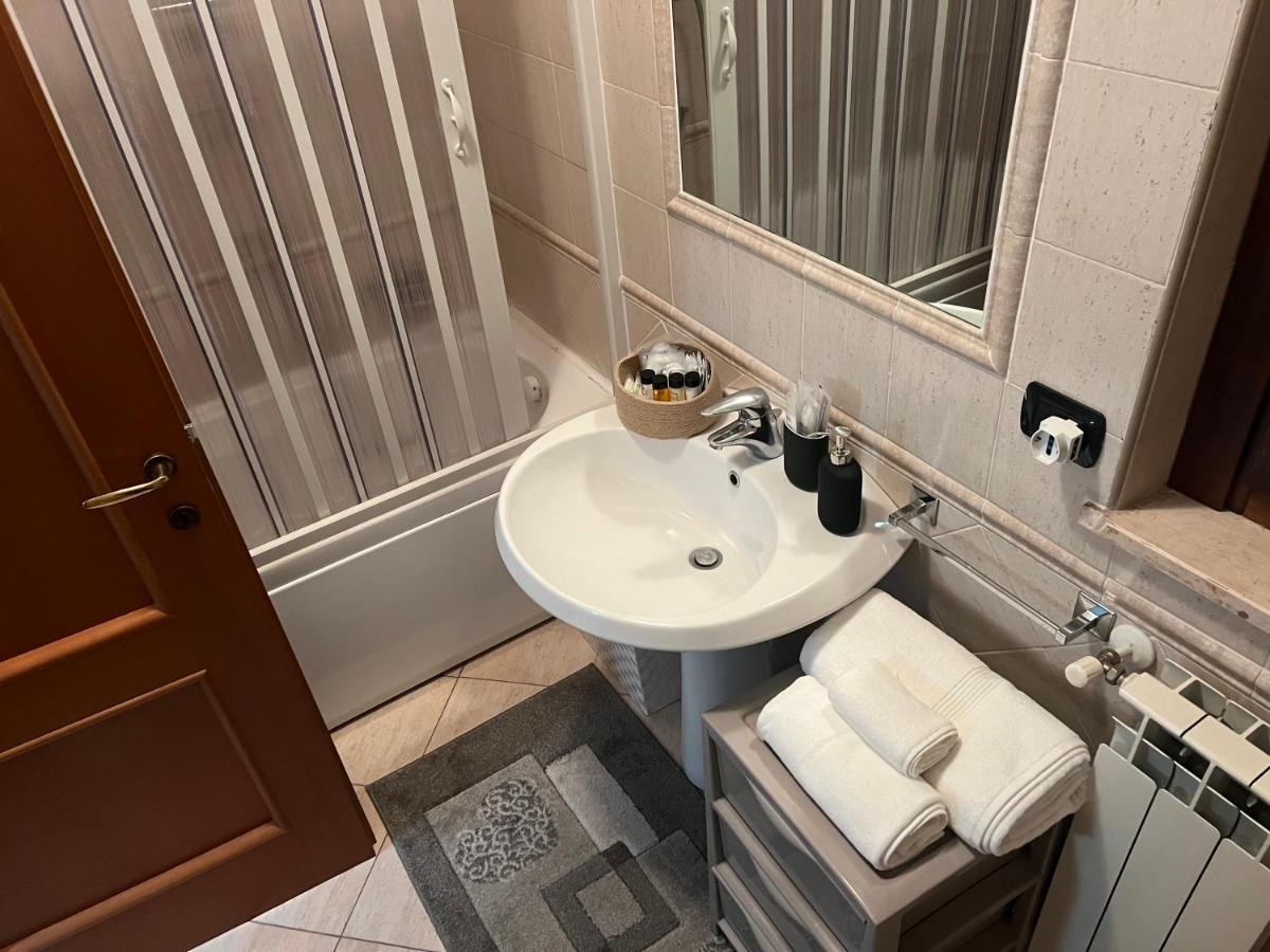 Charme & Relax - Fiera Di Roma - Fiumicino Airport Apartment Ponte Galeria Luaran gambar