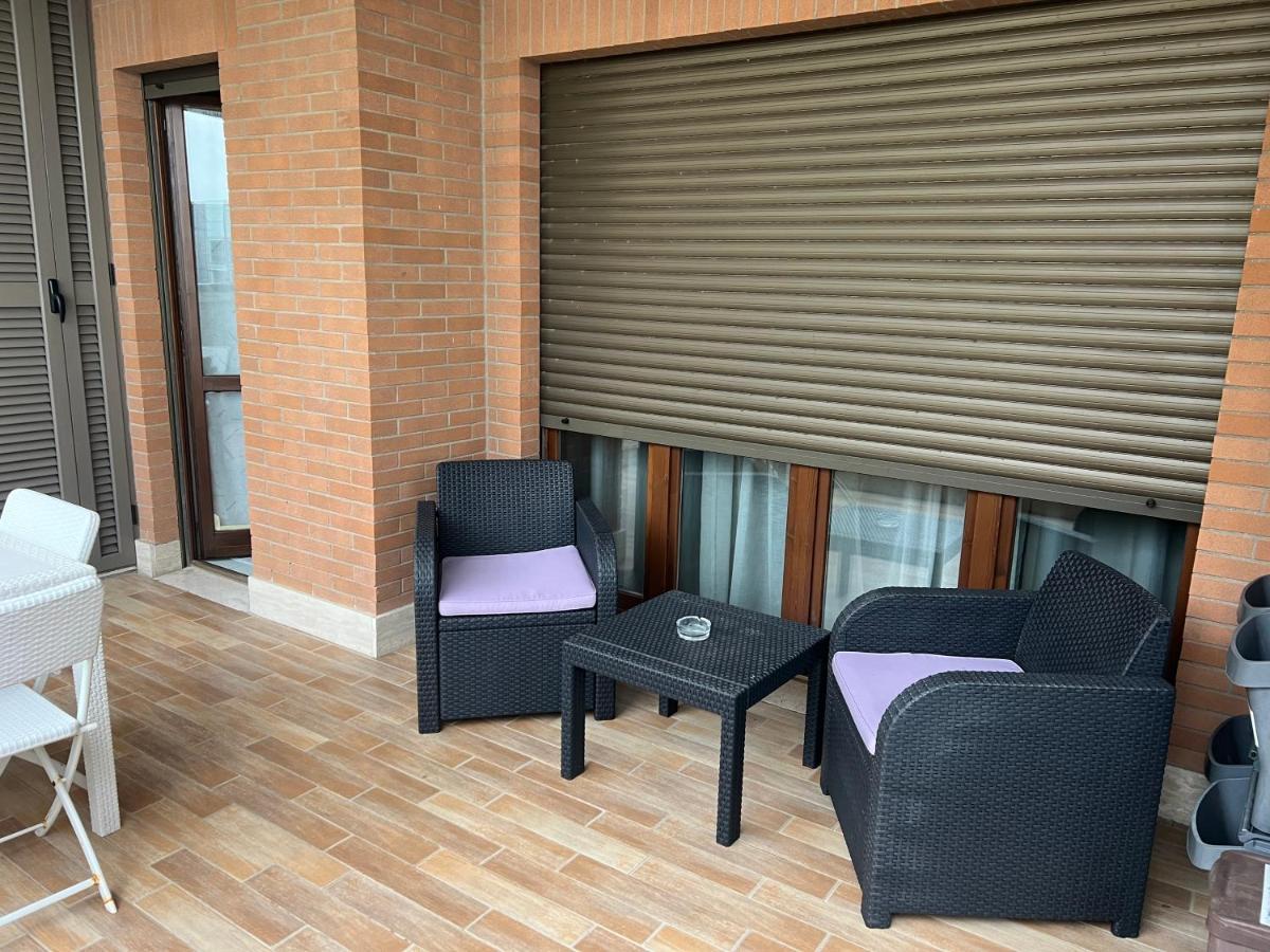 Charme & Relax - Fiera Di Roma - Fiumicino Airport Apartment Ponte Galeria Luaran gambar